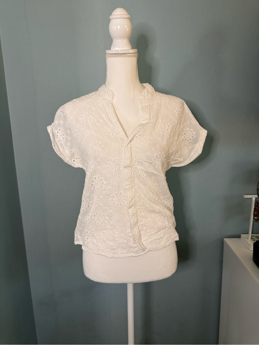 Women’s White Eyelet Short Sleeve Blouse Medium Shein